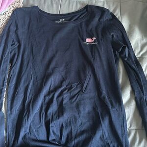 Navy blue vineyard vines top